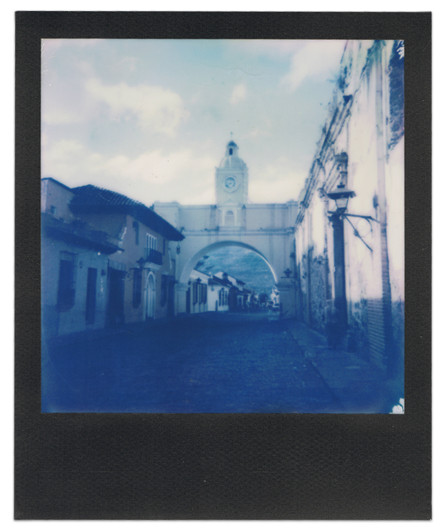 Antigua - Guatemala - Impossible black frame - ©jaimelemonde - 1