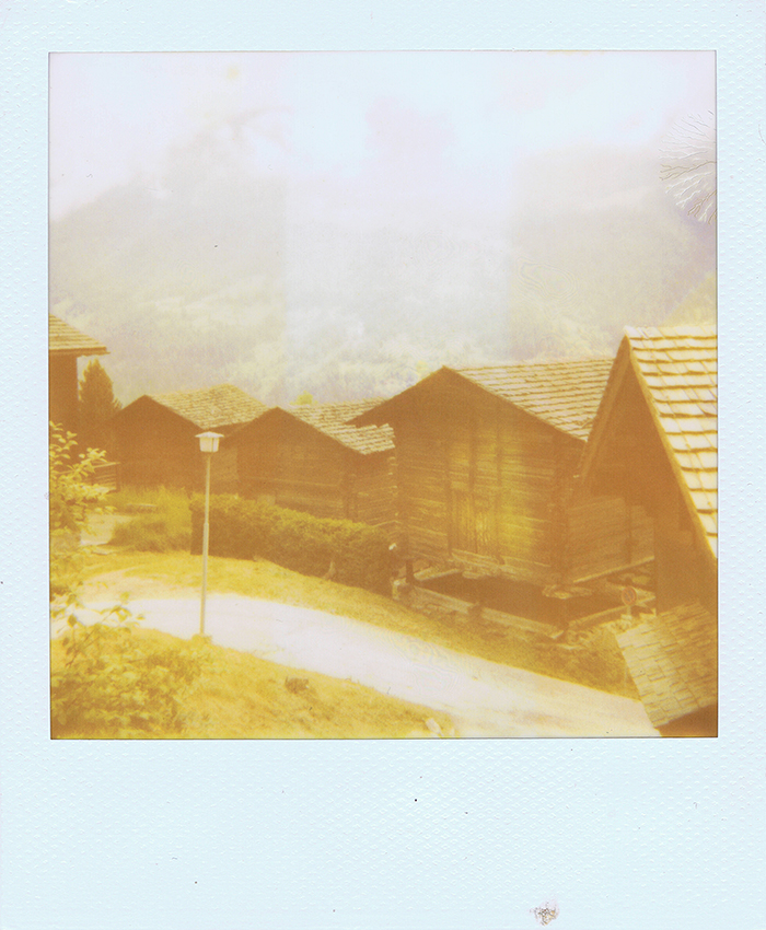 Grimentz - Valais - Suisse - Polaroid - Use it before 08-09 - ©jaimelemonde - 2016 (9)