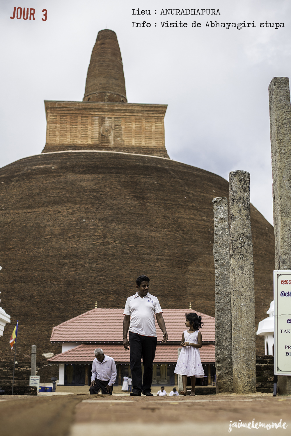 Voyage Sri Lanka - Itinéraire Jour 3 - 11 Anuradhapura - Visite du stupa Abhayagiri - ©jaimelemonde